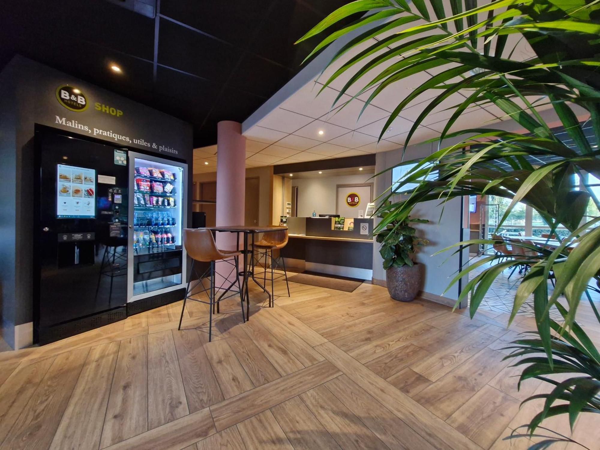 B&B Hotel Clermont-Ferrand Nord Riom Exterior foto