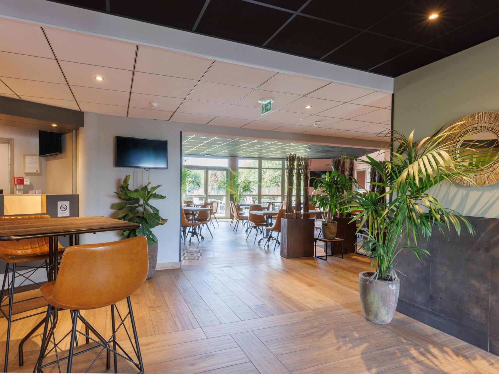 B&B Hotel Clermont-Ferrand Nord Riom Exterior foto