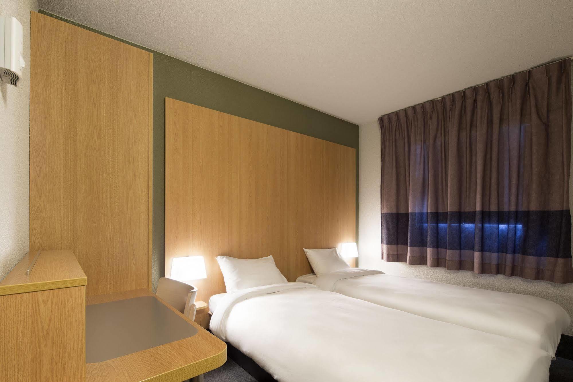 B&B Hotel Clermont-Ferrand Nord Riom Exterior foto